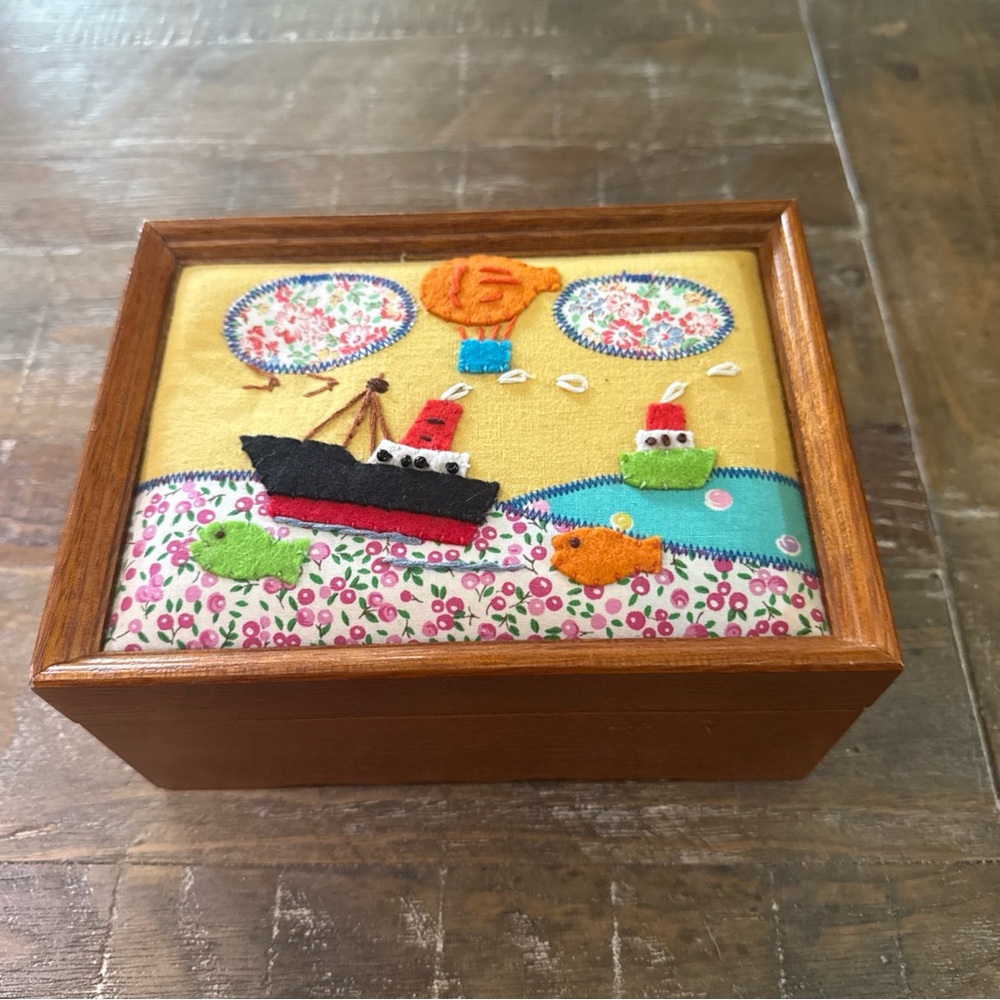 Gorham Wooden Jewelry Box/Music Box with Yellow Nautical Appliqué